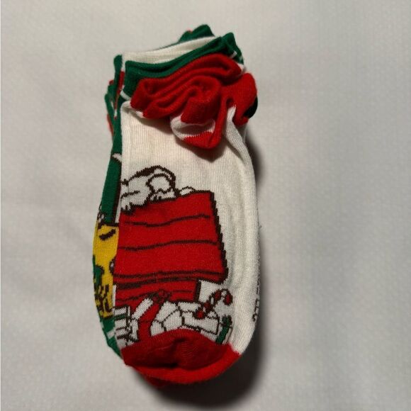 Snoopy Socks Womens 12 Pack Christmas - Picture 3 of 3